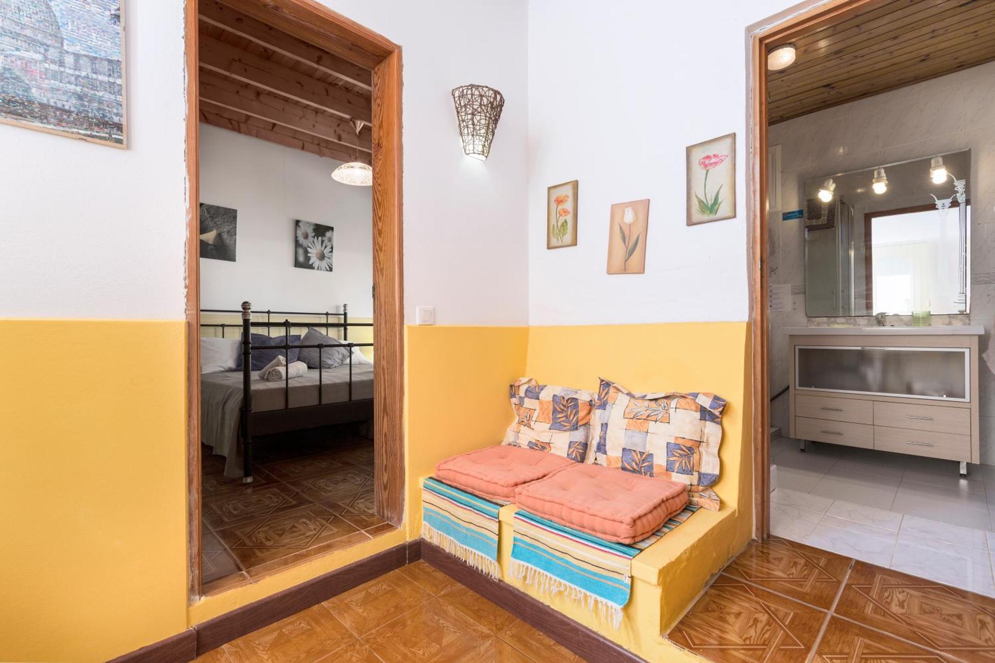 Home2Book Quiet Villa With Private Pool Triquivijate Buitenkant foto