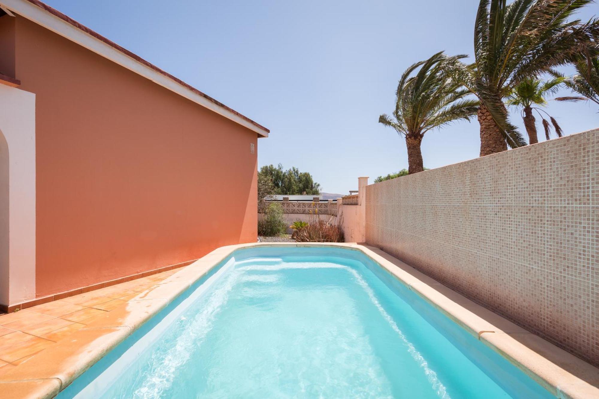 Home2Book Quiet Villa With Private Pool Triquivijate Buitenkant foto
